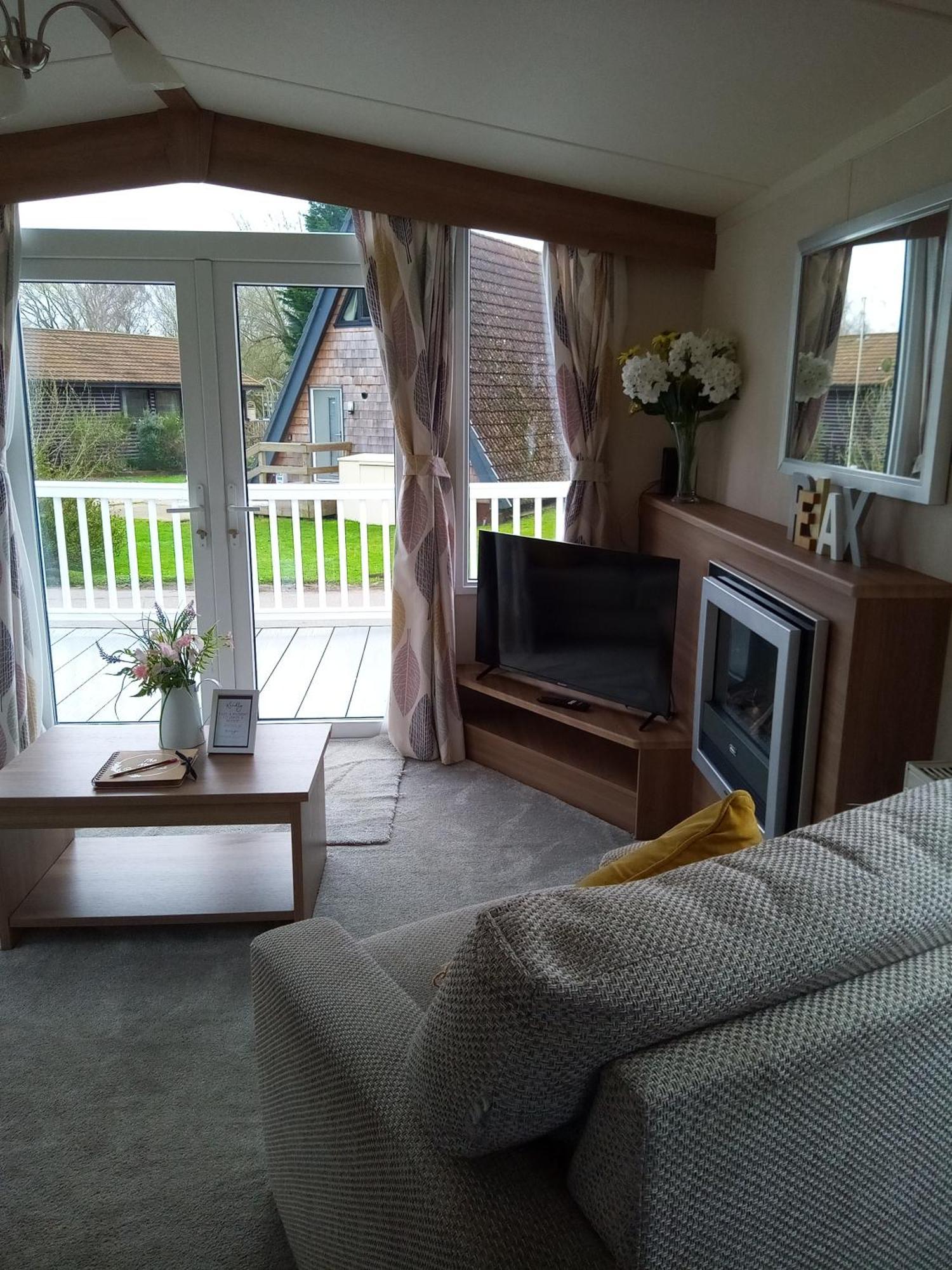 41 The Meadows Luxury Hot Tub Holidays Tattershall Lakes Exteriör bild